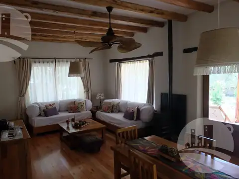 Casa 2 ambientes con 1 baño