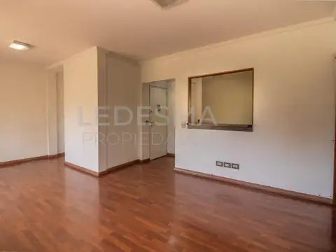 Av Arias 2300