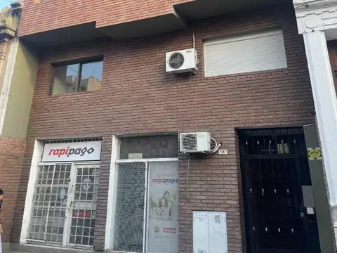 OPORTUNIDAD DEPARTAMENTO REMODELADO CON PATIO EN ALBERDI