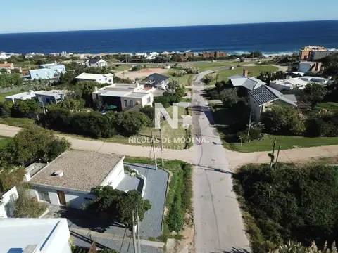 Casa de 2 dormitorios en venta proximo al mar. Punta del Este  
