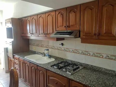 Departamento 4 ambientes con 2 baños
