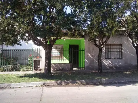 Casa en Venta en Isidro Casanova, USD 70.000