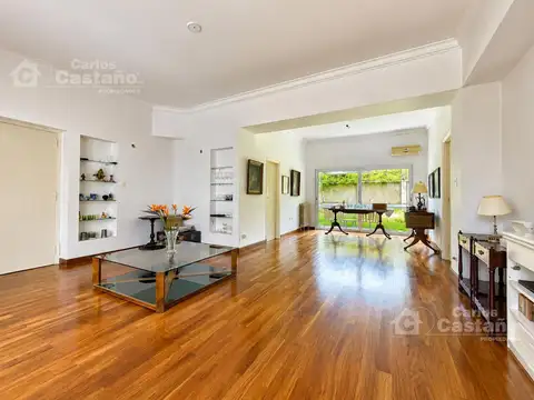 Excelente Casa 5 Ambientes con Jardín, Pileta y Cochera