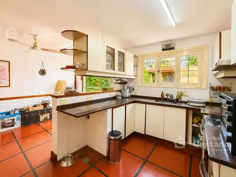 Casa 5 ambientes con 2 baños