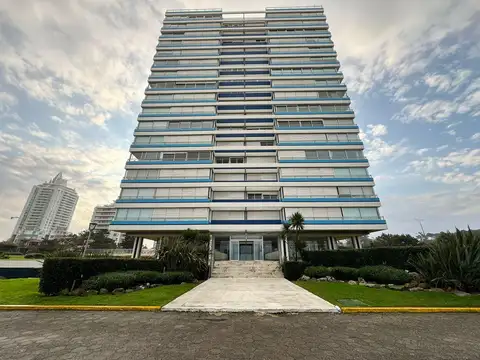 Tiburón I - Punta del Este