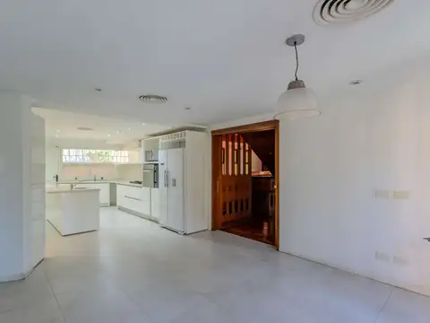 Casa 5 dorm. en Martínez - Gran terreno