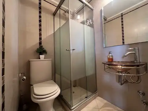 Casa en Venta con 5 cocheras