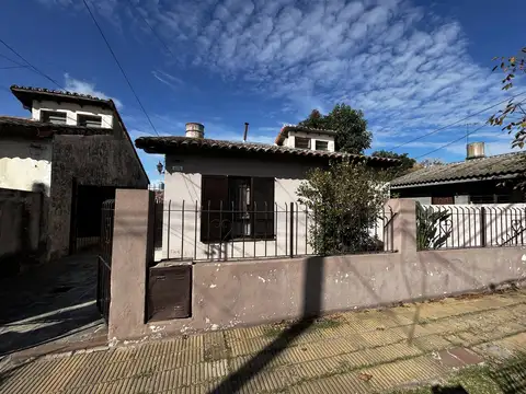 Casa en Venta con 3 cocheras