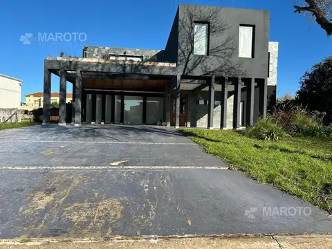 Casa en Alquiler en Haras Santa Maria, USD 2.200