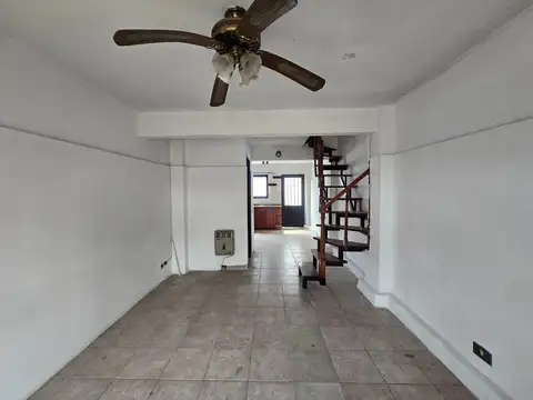 Depto Tipo Casa en Venta en El Palomar, USD 55.000