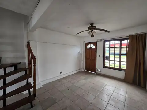Depto Tipo Casa en Venta de 3 ambientes
