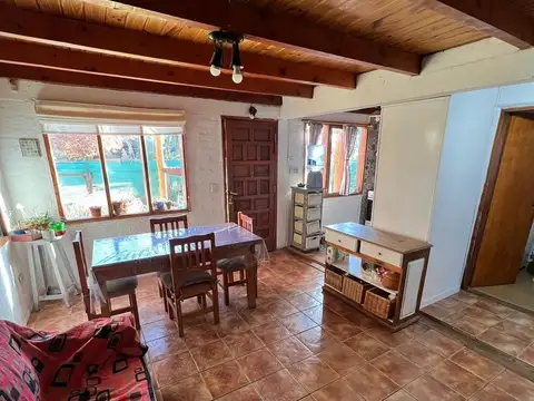 Casa 4 ambientes con 2 baños