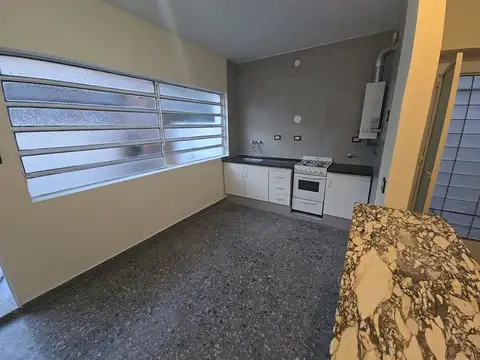 Depto Tipo Casa 2 ambientes con 1 baño