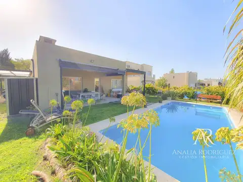 ALQUILER – CASA 4 AMBIENTES – PILETA Y JARDIN – LOS ARCES – LA CAÑADA DE PILAR