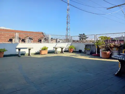 EXCELENTE PH TIPO CASA INDEPENDIENTE CON COCHERA Y TERRAZA 