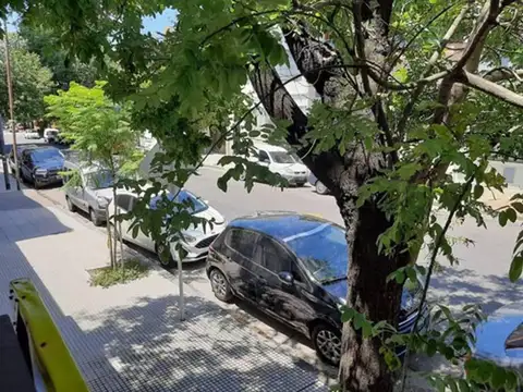 Casa 3 ambientes. Retasada. Venta Boedo, Lote Propio