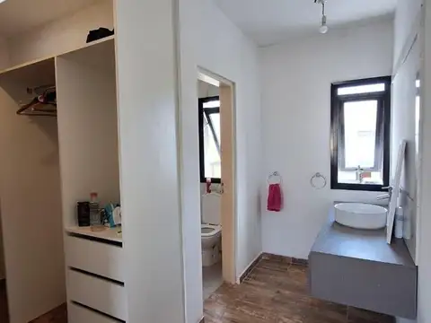 Venta Casa 4Dormitorios c/pileta Docta