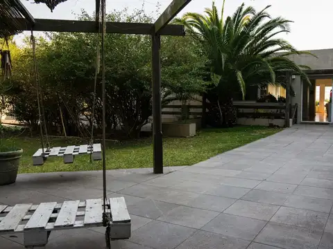 Venta Casa 10 amb sobre la Rambla de Colonia, Uruguay.