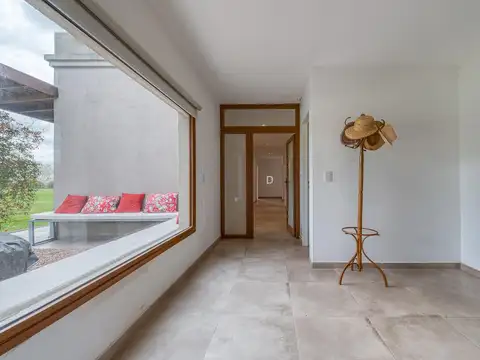 Casa en Venta con 4 cocheras