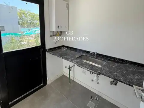 Venta de Casa 5 Ambientes en Santa lucia, Pilar