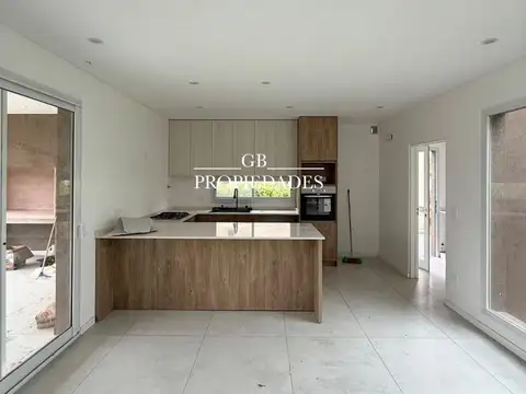 Casa en Venta en Pilar del Este - Santa Lucia, USD 250.000