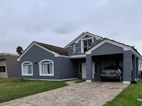 CASA EN VENTA EN PILAR