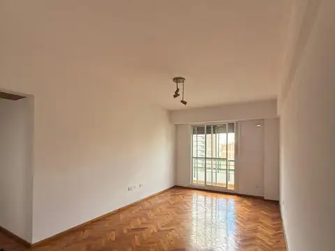Departamento en alquiler en barrio martin, dos dormitorios, impecable estado, balcon