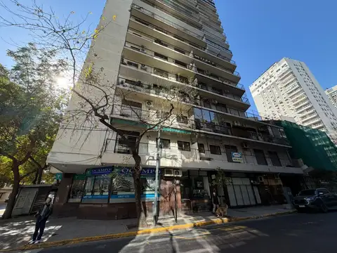 Avenida Coronel Díaz 2700, Piso 1