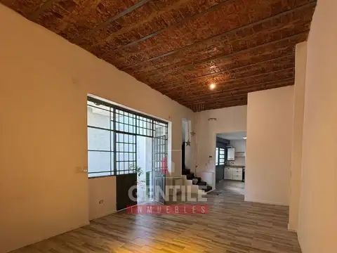 Casa 4 ambientes en Venta totalmente Reciclada - Villa Luro