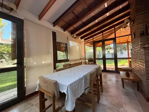 Casa en Alquiler con pileta Chacras de Coria Mza