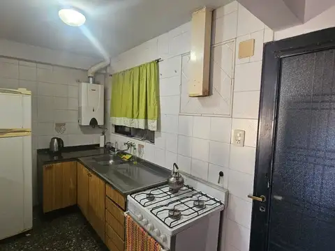 Casa 7 ambientes con 2 baños