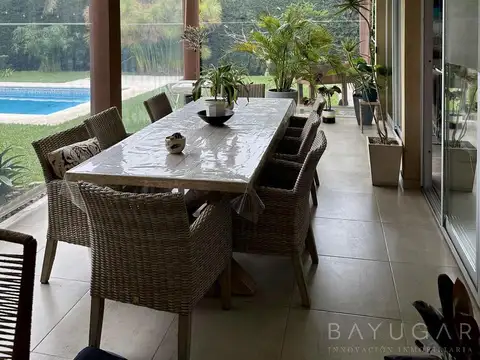 Casa 4 ambientes con 3 baños