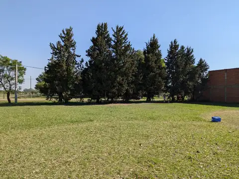 SE VENDE LOTE EN GDOR CANDIOTI! BUENA UBICACION