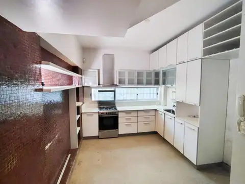 Casa en Alquiler con 1 cochera