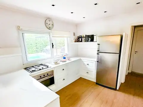 Casa en Venta con 4 cocheras