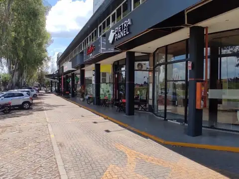 COMPLEGO GASTRONOMICO Y COMERCIAL