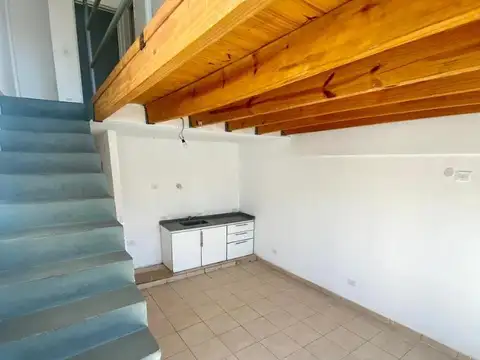 Av Pte Peron 300, Piso 1
