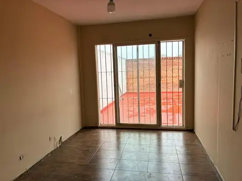 Depto Tipo Casa en Alquiler en Barrio Naón, $ 1.100.000