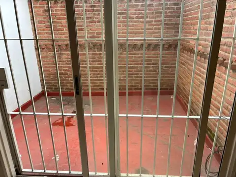Depto Tipo Casa en Alquiler de 2 dormitorios