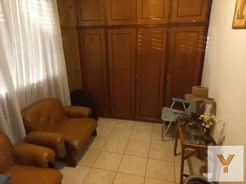 Teniente Mario Agustín del Castillo e/ José Hernández y Subteniente González