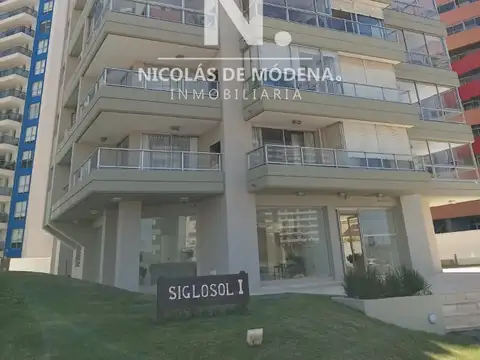 oportunidad en playa brava   apartamento con parrillero propio