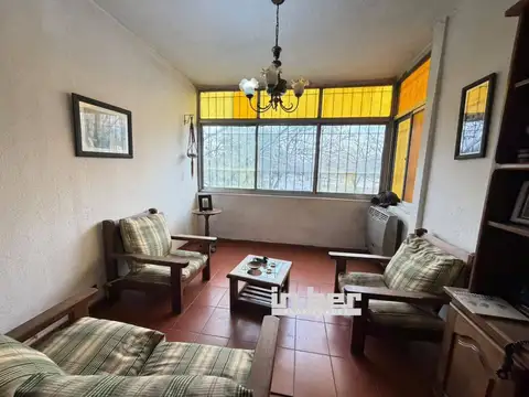 133 5200, Piso 1