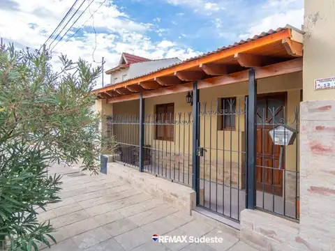 CASA EN VENTA 3 DORMITORIOS RECICLADA A NUEVA