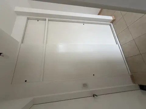 se alquila hermoso dos ambientes con balcon al frente, todo luz a 2 cuadras de Av Rivadavia