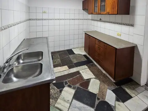 Depto Tipo Casa en Alquiler en Quilmes Oeste, USD 450.000