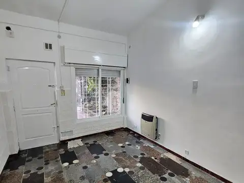 Depto Tipo Casa en Alquiler de 2 ambientes
