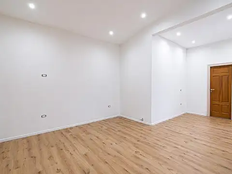 VENTA - Casa de Pasillo de 2 Dormitorios más Comodín con Pileta y Terraza. Barrio Lourdes, Rosario.