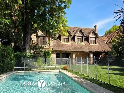 Gran Casa con 6 dormitorios + dependencia + quincho