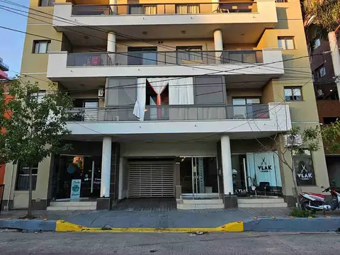 MUY LINDO DEPARTAMENTO EN ALQUILER PERMANENTE (2 AÑOS) - EDIFICIO RIVERA OESTE.