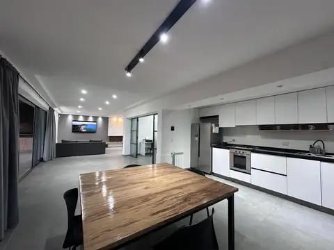 Casa 10 ambientes con 3 baños